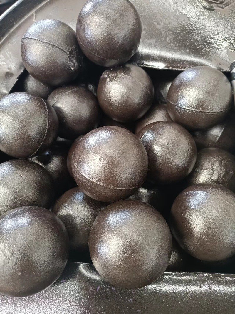 صب الكرة الفولاذية عالية الكروم