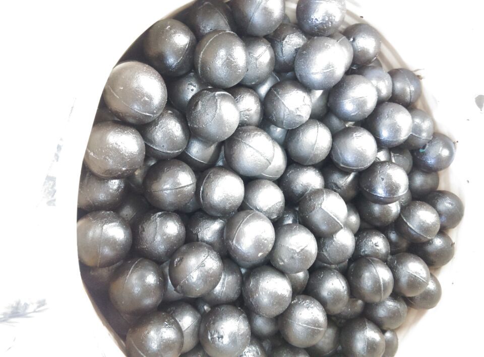 صب الكروم الصلب الكرة