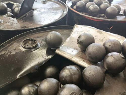 ارتفاع الكرة المصبوب الكروم