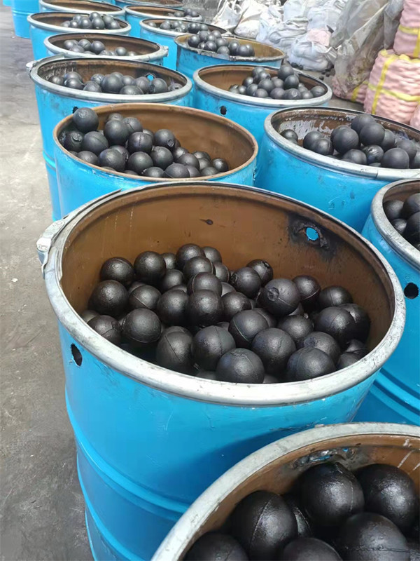 كروم صب الحديد الكرة .jpg Chrome Iron Casting Ball .jpg